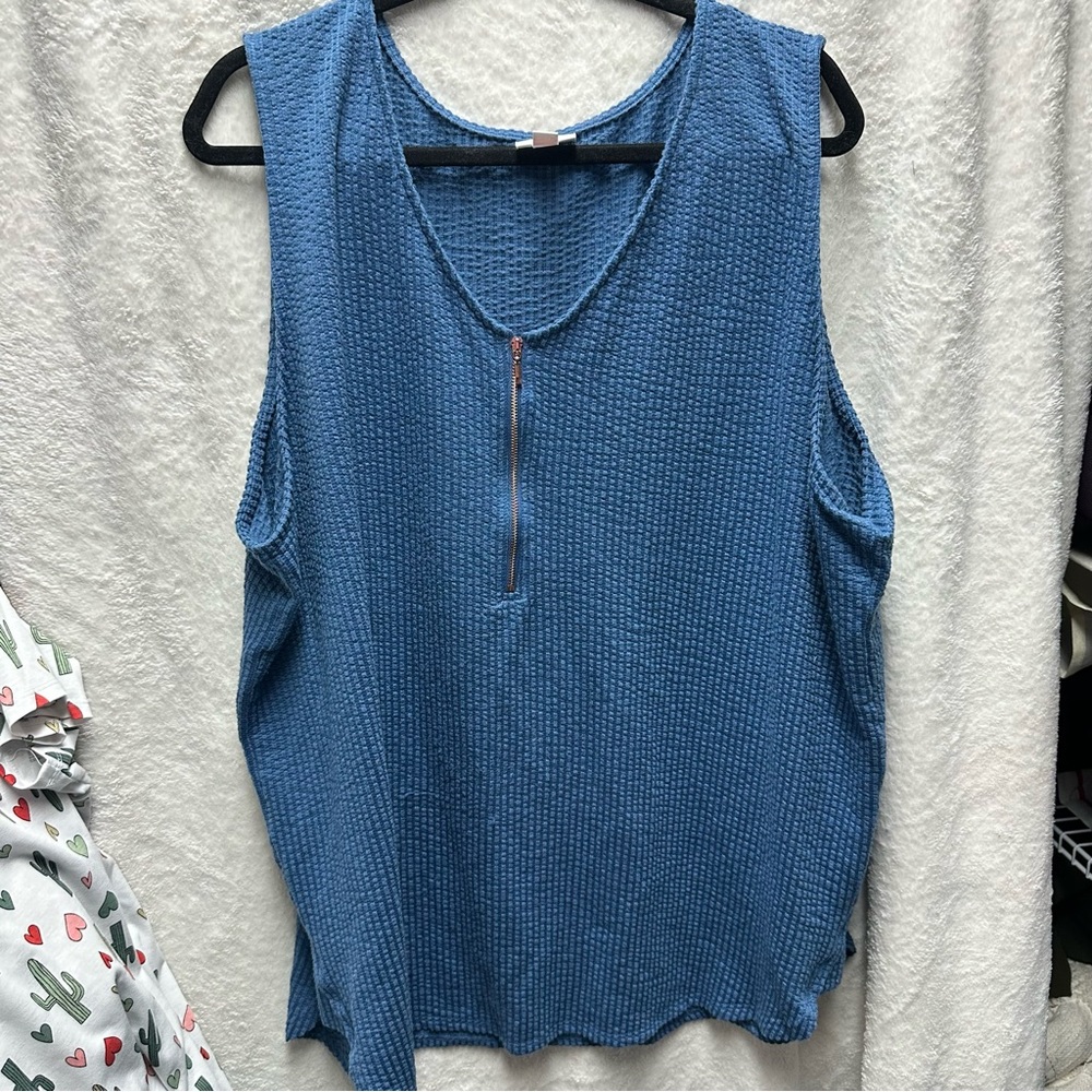 LuLaRoe Rachel V Neck Sleeveless Tank with zipper 3XL